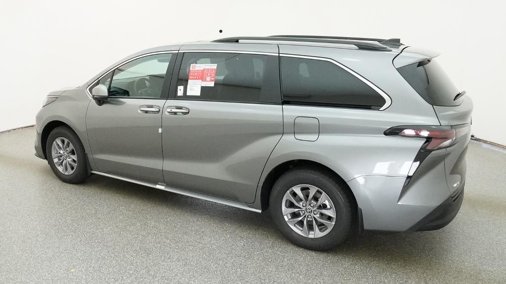 2026 Toyota Sienna XLE 8 Passenger