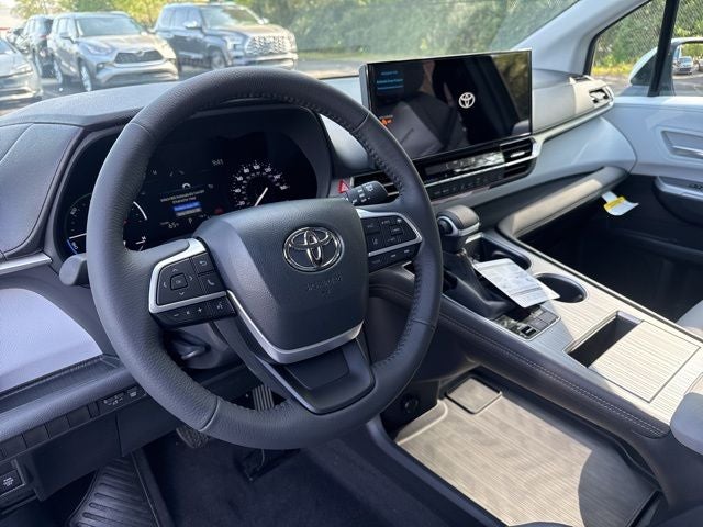 2026 Toyota Sienna XLE 8 Passenger