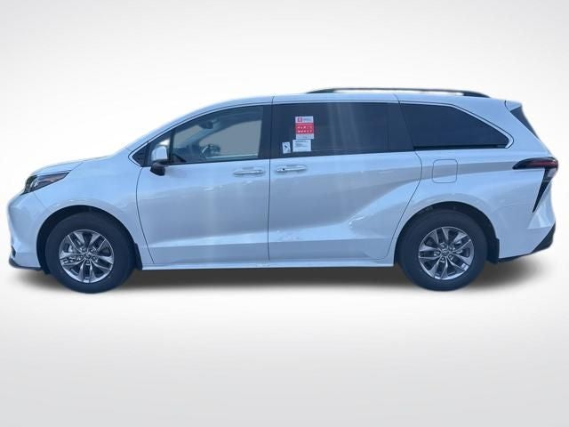 2026 Toyota Sienna XLE 8 Passenger