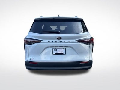 2026 Toyota Sienna XLE 8 Passenger