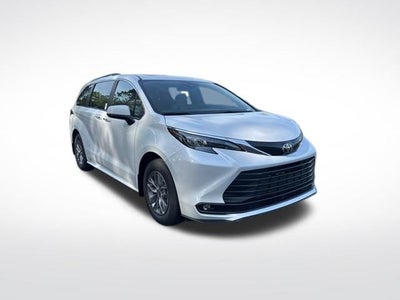 2026 Toyota Sienna XLE 8 Passenger