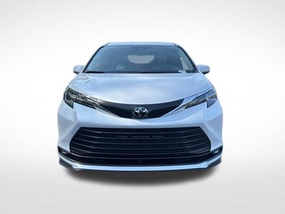 2026 Toyota Sienna XLE 8 Passenger