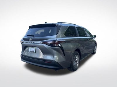 2026 Toyota Sienna XLE 8 Passenger