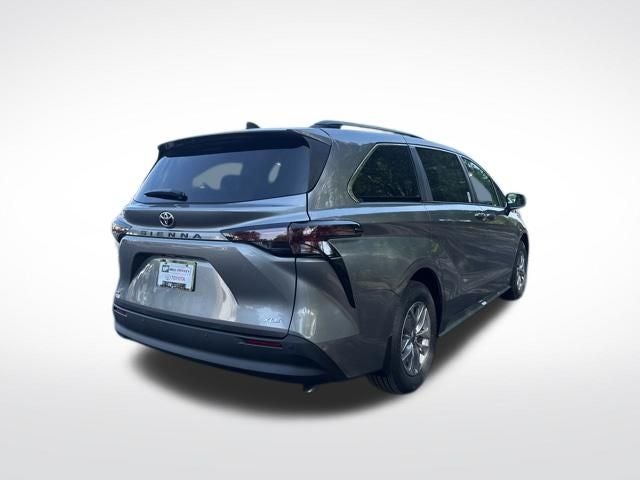 2026 Toyota Sienna XLE 8 Passenger