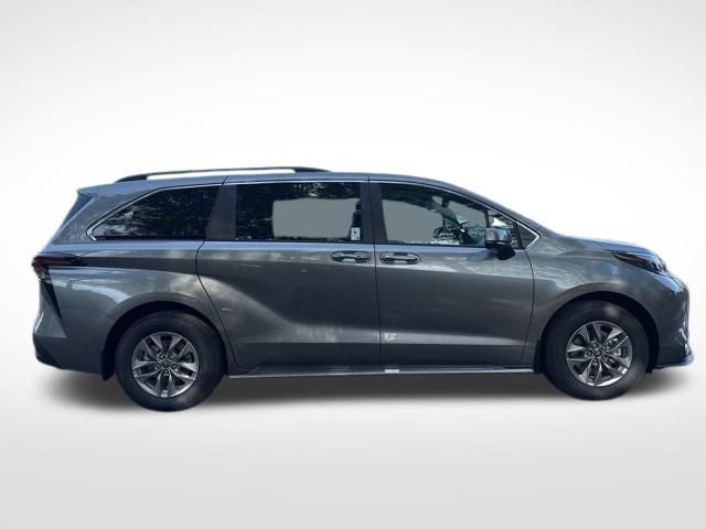 2026 Toyota Sienna XLE 8 Passenger