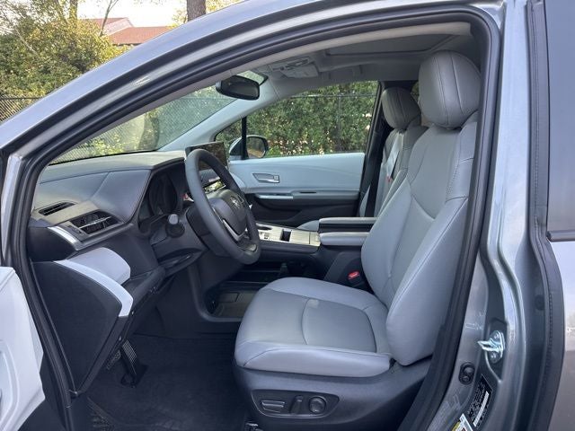 2026 Toyota Sienna XLE 8 Passenger