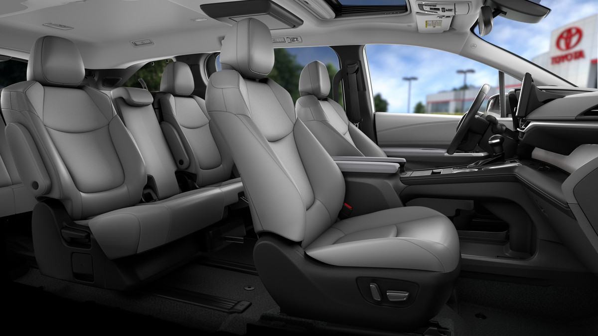 2026 Toyota Sienna XLE 8 Passenger