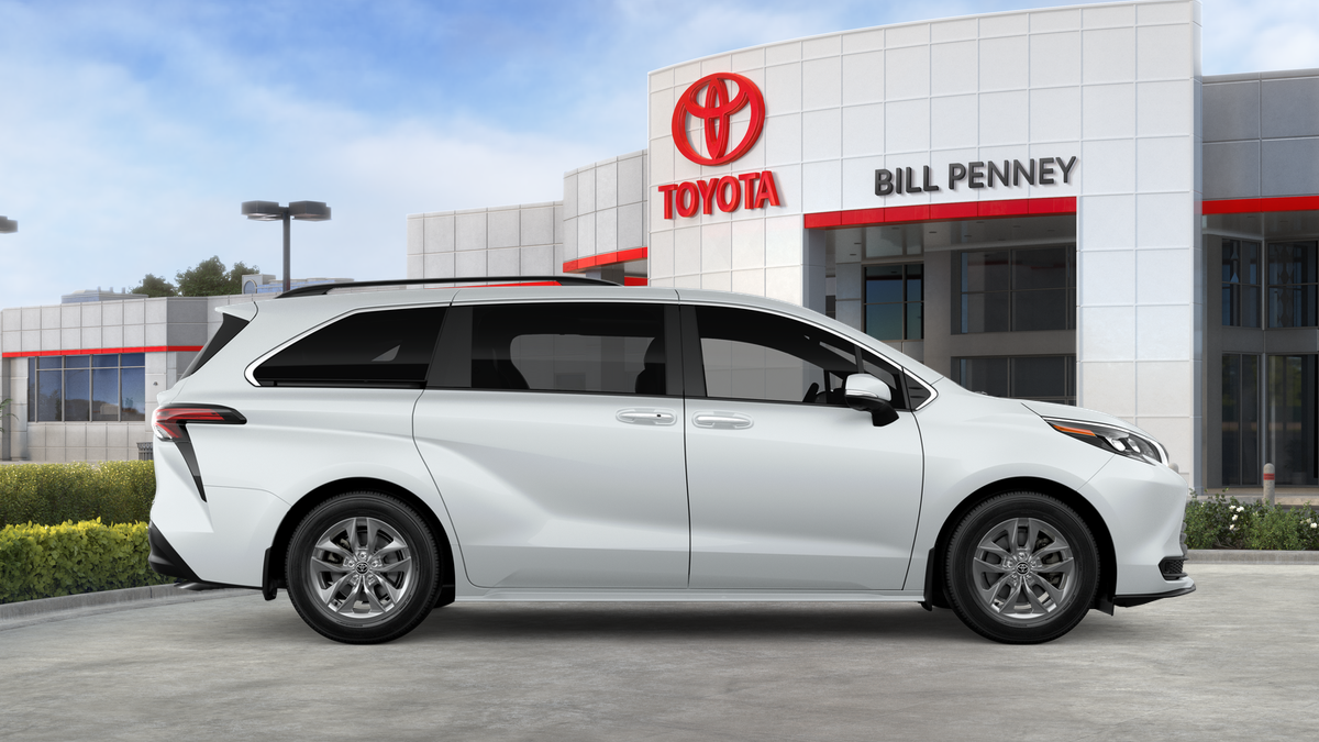 2026 Toyota Sienna XLE 8 Passenger