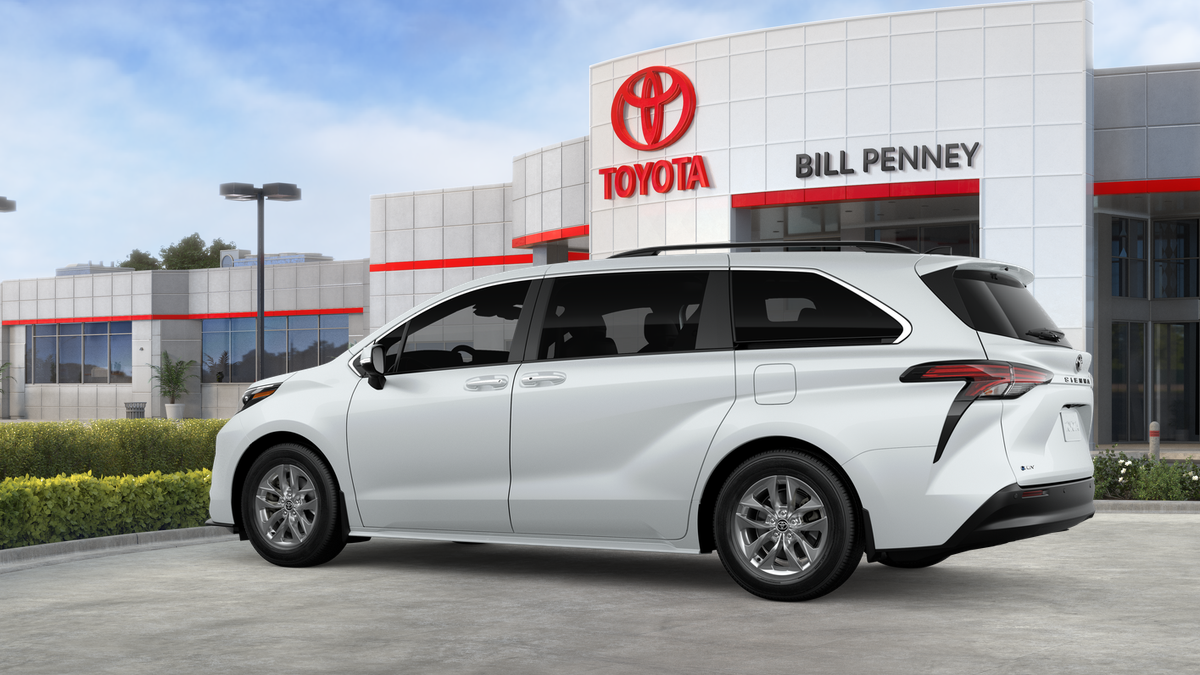 2026 Toyota Sienna XLE 8 Passenger