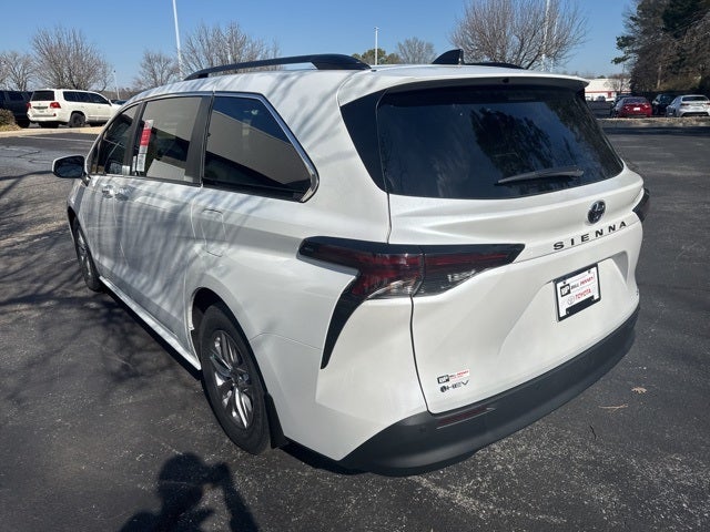 2026 Toyota Sienna XLE 8 Passenger