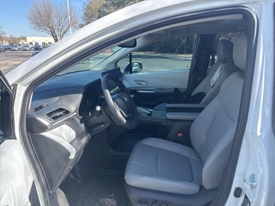 2026 Toyota Sienna XLE 8 Passenger