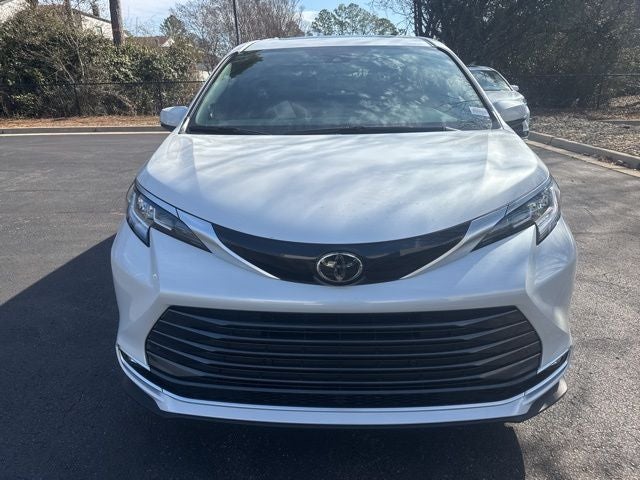 2026 Toyota Sienna Limited 7 Passenger