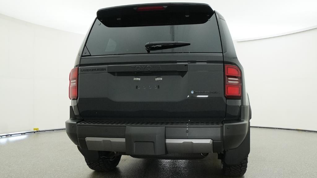 2027 Toyota Land Cruiser Base