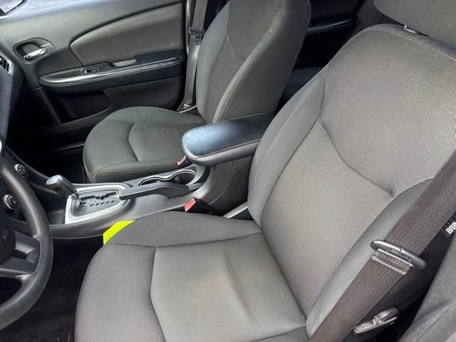 2012 Dodge Avenger SE