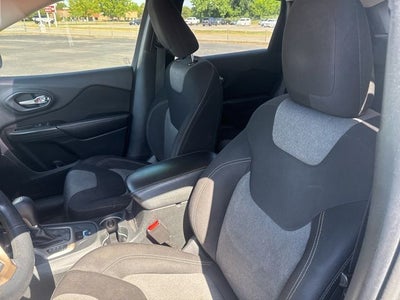 2014 Jeep Cherokee Sport