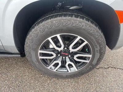 2024 GMC Yukon XL AT4