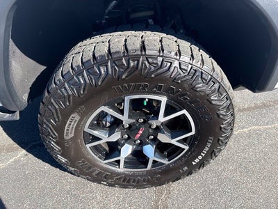 2023 GMC Canyon AT4X