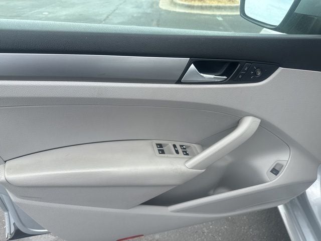 2014 Volkswagen Passat 1.8T S