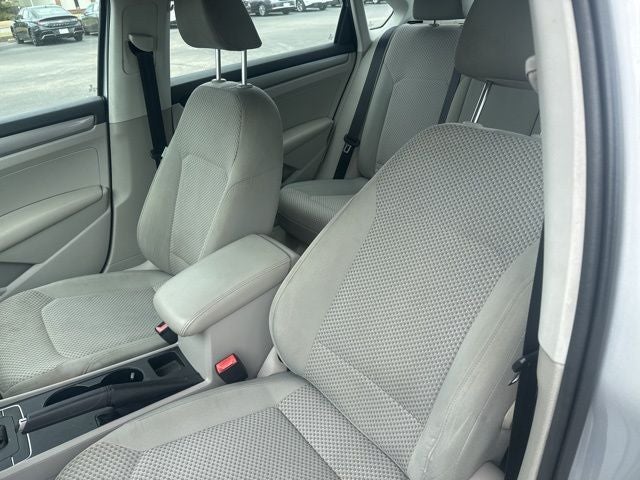 2014 Volkswagen Passat 1.8T S