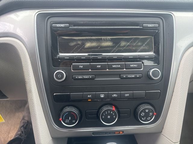 2014 Volkswagen Passat 1.8T S
