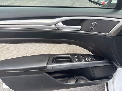 2020 Ford Fusion SE