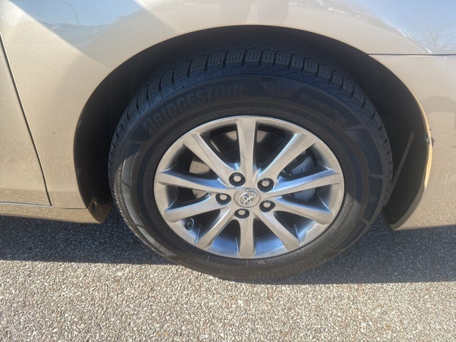 2011 Toyota Camry Hybrid Base XLE