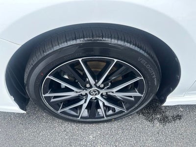 2022 Toyota Camry Hybrid SE