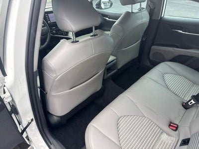 2022 Toyota Camry Hybrid SE