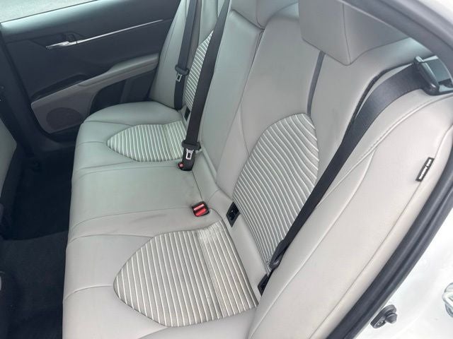 2022 Toyota Camry Hybrid SE