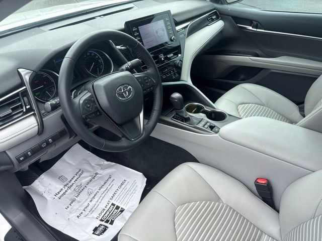 2022 Toyota Camry Hybrid SE