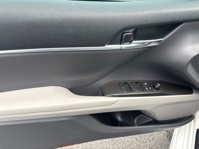 2022 Toyota Camry Hybrid SE
