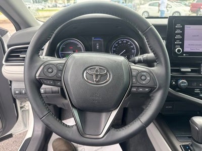 2022 Toyota Camry Hybrid SE
