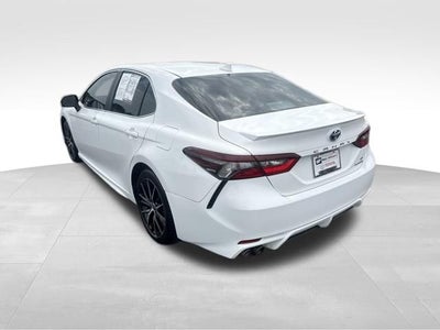 2022 Toyota Camry Hybrid SE