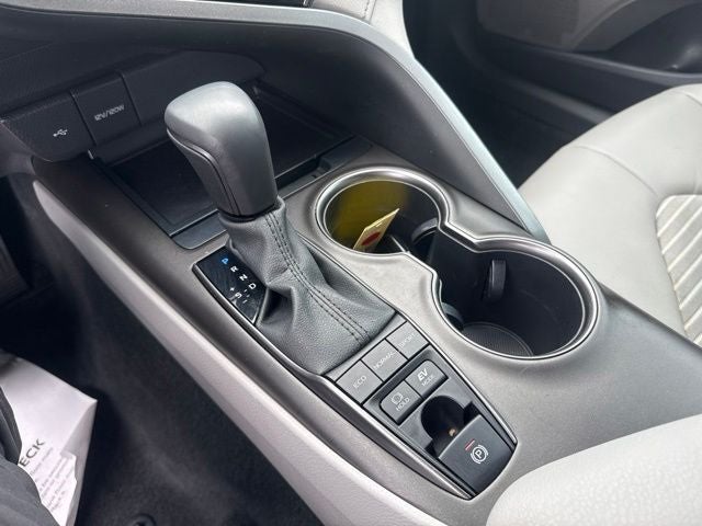 2022 Toyota Camry Hybrid SE