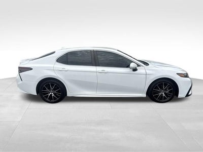 2022 Toyota Camry Hybrid SE