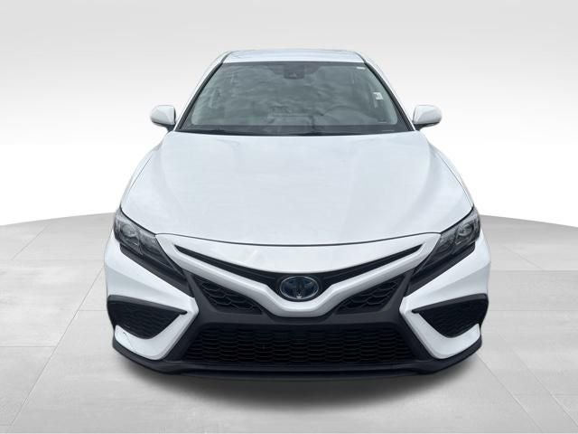 2022 Toyota Camry Hybrid SE