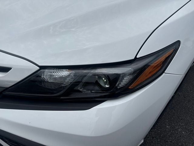 2022 Toyota Camry Hybrid SE