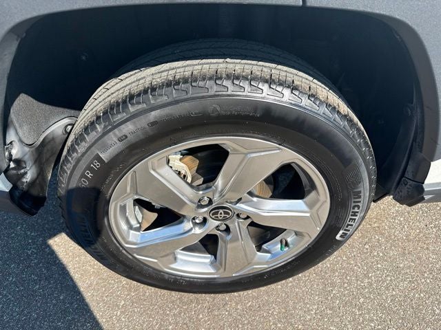 2021 Toyota RAV4 Hybrid XLE Premium