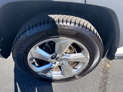 2021 Toyota RAV4 Hybrid XLE Premium