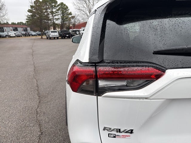 2022 Toyota RAV4 Hybrid LE