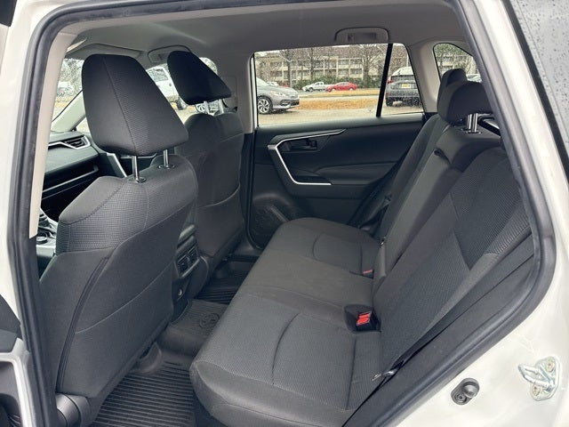 2022 Toyota RAV4 Hybrid LE