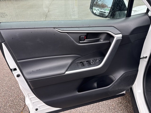 2022 Toyota RAV4 Hybrid LE