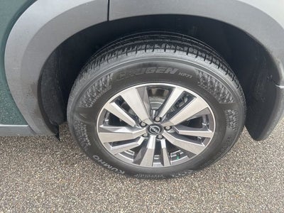 2022 Nissan Pathfinder SL