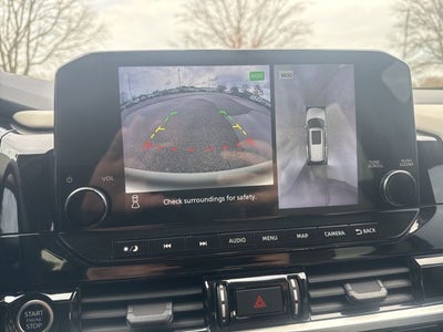 2022 Nissan Pathfinder SL