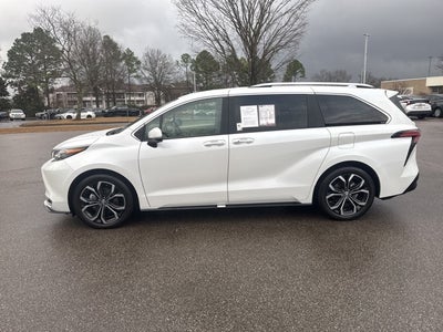 2025 Toyota Sienna Platinum 7 Passenger