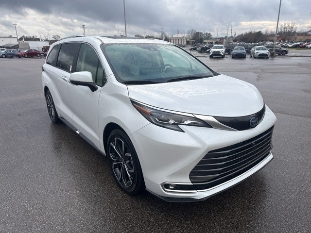 2025 Toyota Sienna Platinum 7 Passenger