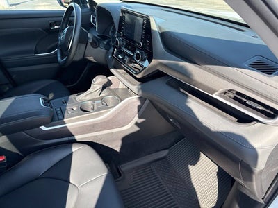 2022 Toyota Highlander Hybrid XLE