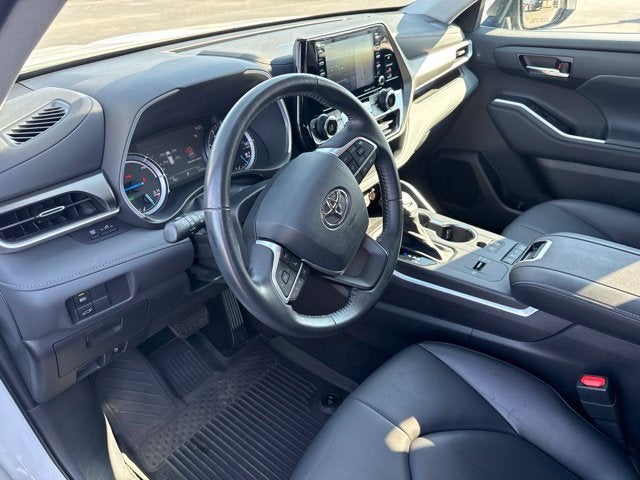 2022 Toyota Highlander Hybrid XLE