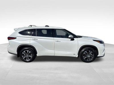 2022 Toyota Highlander Hybrid XLE