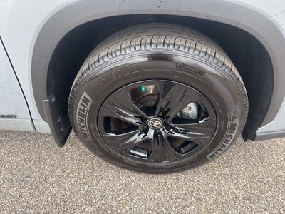 2025 Toyota Highlander Hybrid XLE